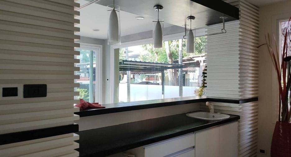 For rent 2 bedrooms villa in Bang Lamung, Chonburi