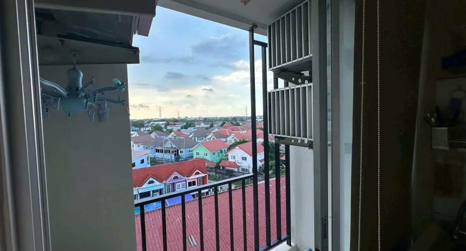 For sale 2 bedrooms condo in Mueang Pathum Thani, Pathum Thani