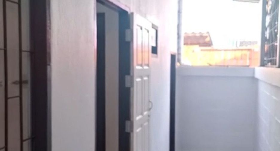 Аренда 3 спальни таунхаус в Банг Ламунг, Чонбури