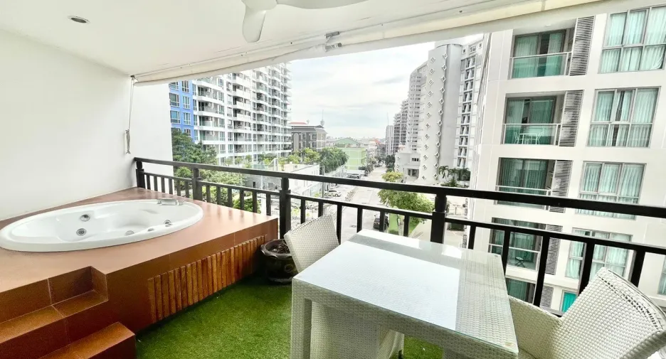 For sale 1 bed condo in Bang Lamung, Chonburi