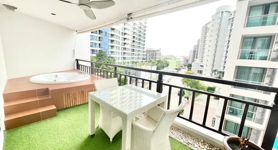 For sale 1 bed condo in Bang Lamung, Chonburi