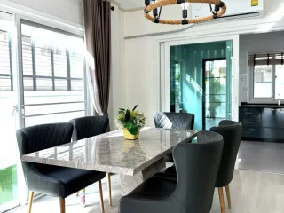 Casa en alquiler de 4 habitaciones en Mueang Phuket, Phuket
