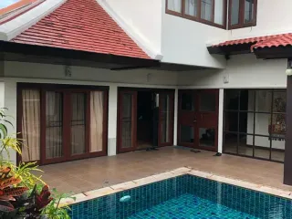 À louer 3 chambres villa à Bang Lamung, Chonburi
