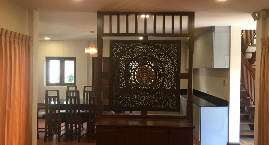 For rent 3 bedrooms villa in Bang Lamung, Chonburi