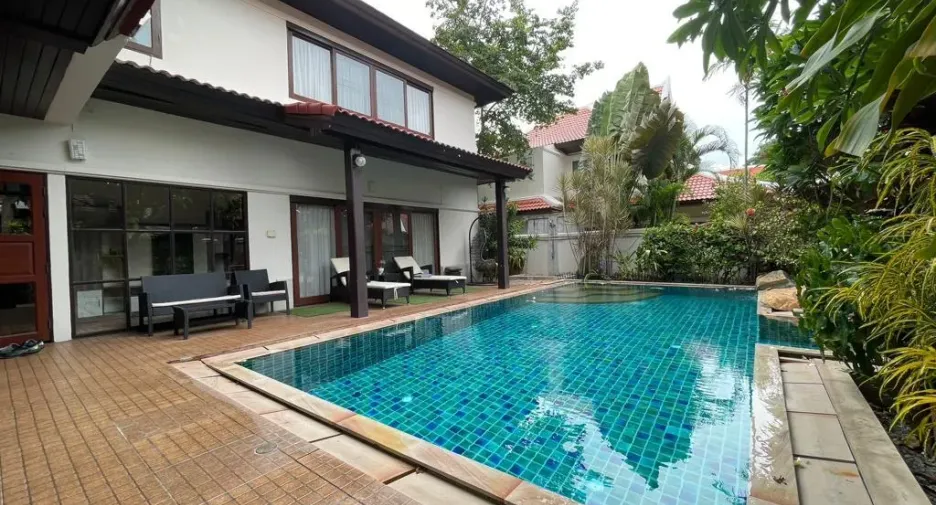 For rent 3 bedrooms villa in Bang Lamung, Chonburi