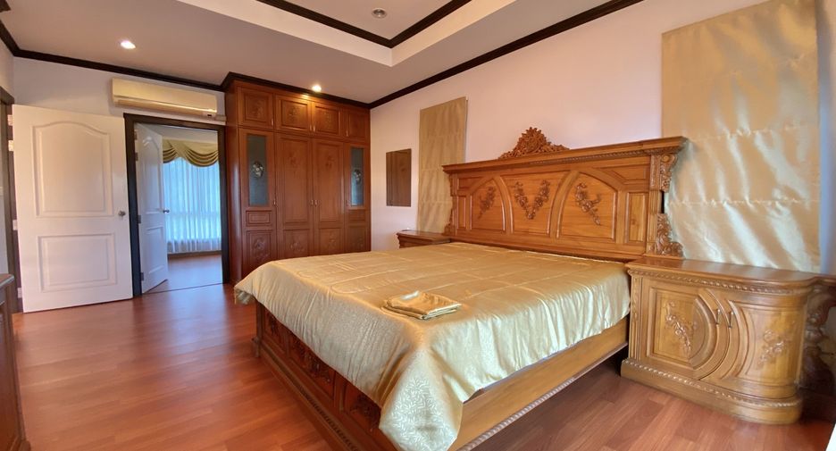 For rent 5 bedrooms villa in Bang Lamung, Chonburi