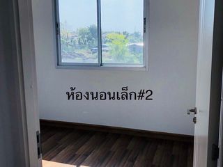 Casa adosada en venta de 3 habitaciones en Thung Khru, Bangkok