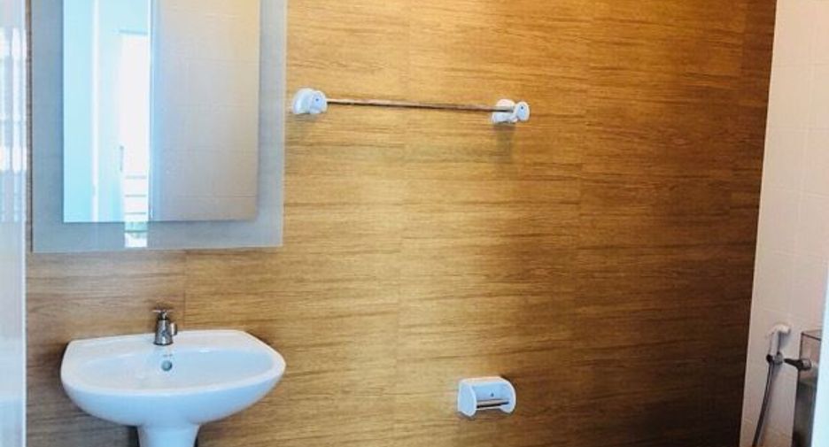 For sale 3 bedrooms townhouse in Thung Khru, Bangkok