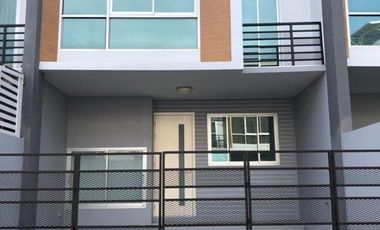 出售 3 卧室 联排别墅 在 Thung Khru, 曼谷