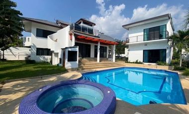 Villa en alquiler de 4 habitaciones en Bang Lamung, Chonburi