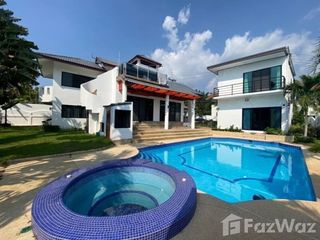 Villa en alquiler de 4 habitaciones en Bang Lamung, Chonburi