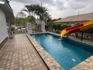 À louer 3 chambres villa à Bang Lamung, Chonburi