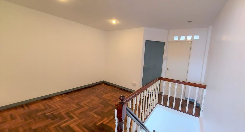 For rent 2 bedrooms townhouse in Mueang Nonthaburi, Nonthaburi