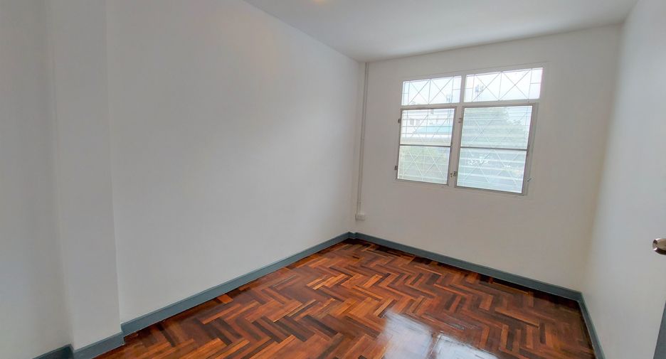 For rent 2 bedrooms townhouse in Mueang Nonthaburi, Nonthaburi