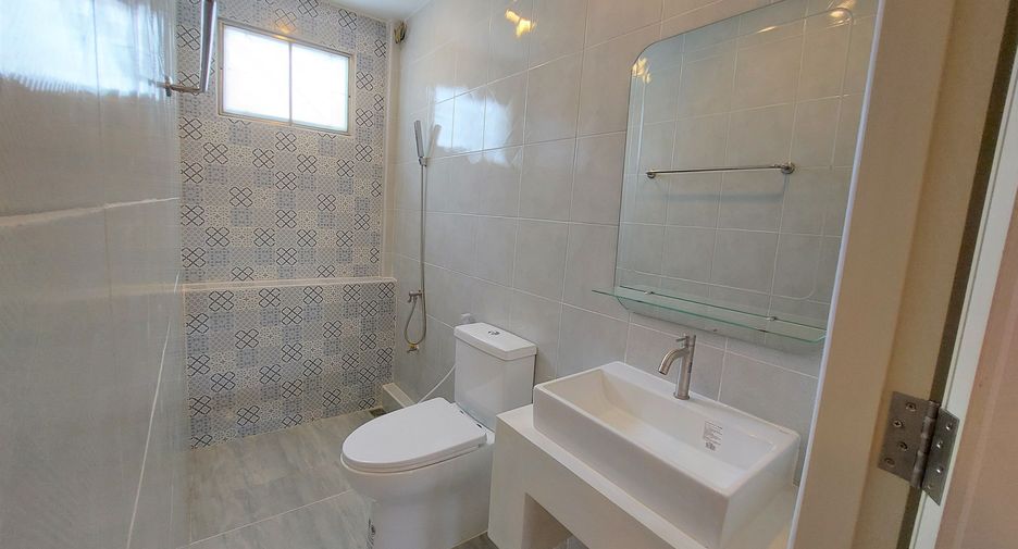 For rent 2 bedrooms townhouse in Mueang Nonthaburi, Nonthaburi