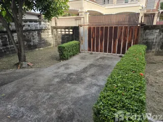 Продажа 3 спальни дом в Щанг Тхонгланг, Бангкок