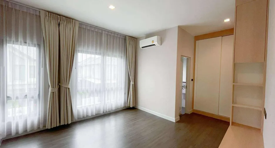ขาย และ ให้เช่า 5 ห้องนอน บ้านเดี่ยว ใน บางกรวย, นนทบุรี