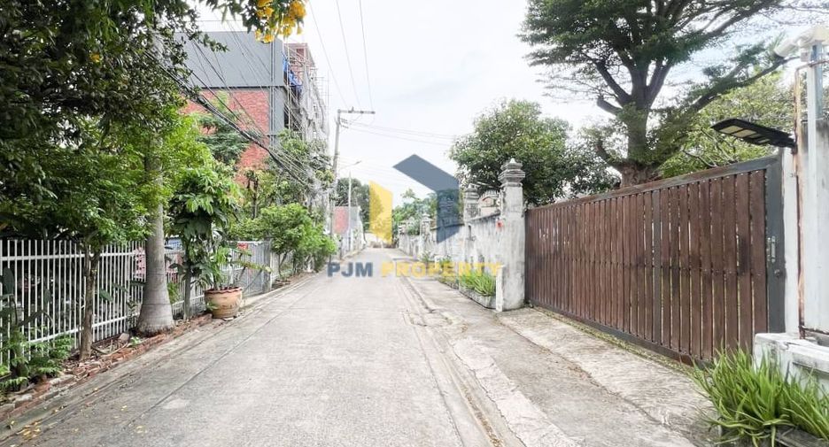 For sale land in Phra Khanong, Bangkok