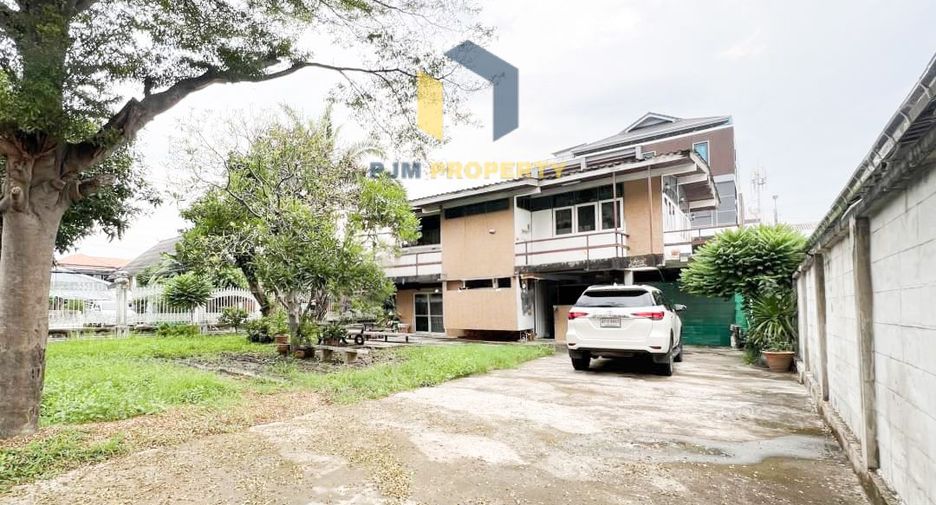 For sale land in Phra Khanong, Bangkok