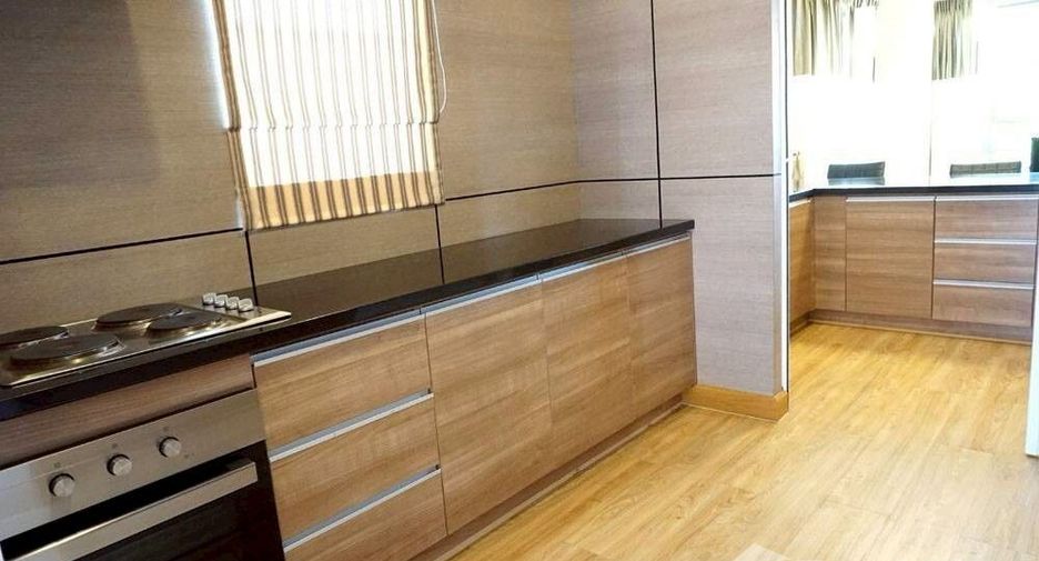 Villa en alquiler de 4 habitaciones en Bang Lamung, Chonburi