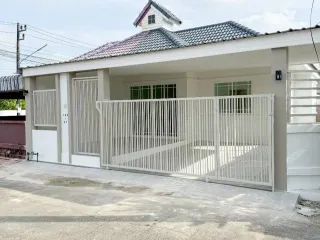 For sale 2 ベッドルーム townhouse in Thalang, Phuket