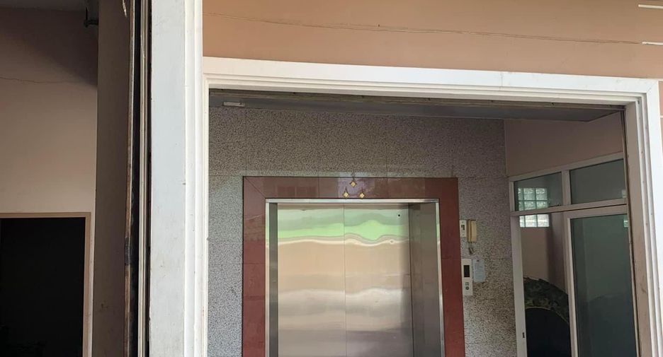 For sale 5 ベッドルーム house in Thung Khru, Bangkok