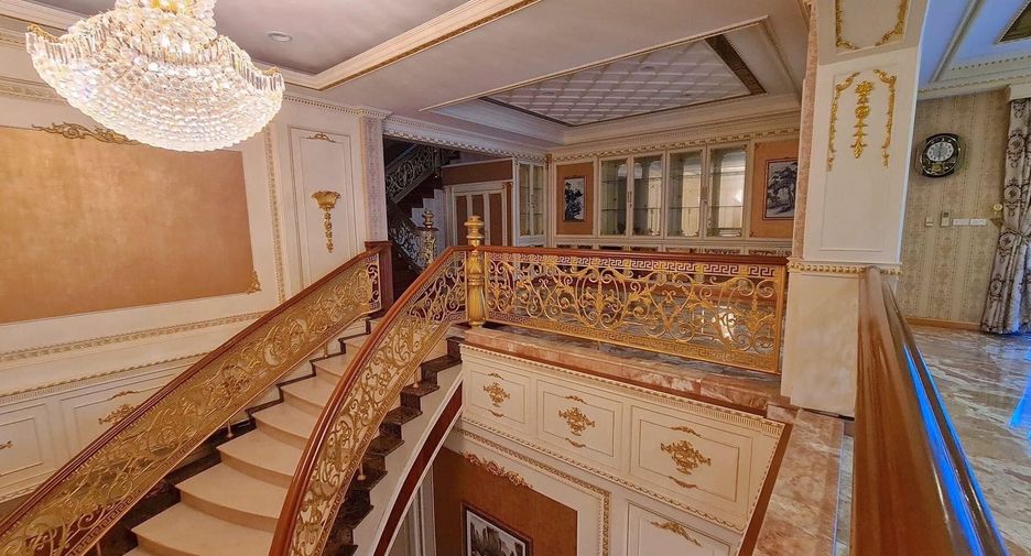 For sale 5 ベッドルーム house in Thung Khru, Bangkok