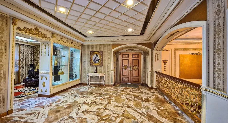 For sale 5 ベッドルーム house in Thung Khru, Bangkok