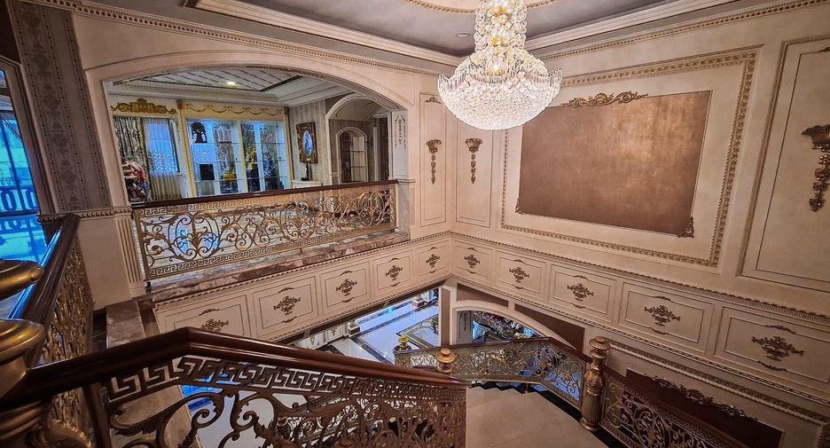 For sale 5 ベッドルーム house in Thung Khru, Bangkok