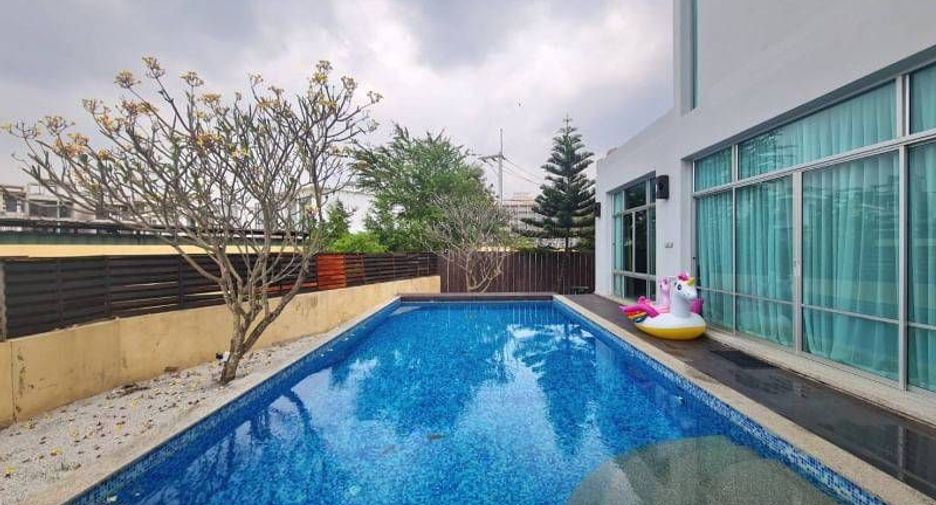 For rent 3 bedrooms villa in Sattahip, Chonburi