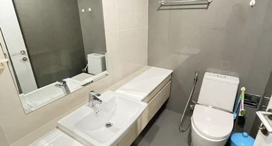 For sale 1 bed condo in Khlong San, Bangkok