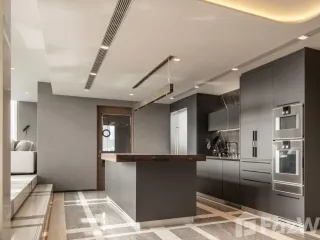 For sale 8 bedrooms condo in Watthana, Bangkok