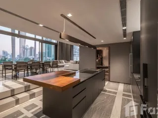 For sale 8 bedrooms condo in Watthana, Bangkok