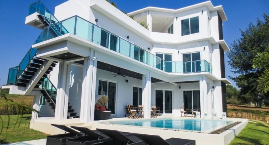 À vendre 5 chambres villa à Bang Lamung, Chonburi