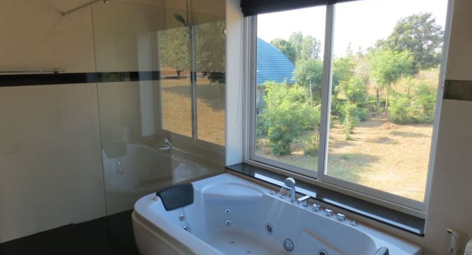 À vendre 5 chambres villa à Bang Lamung, Chonburi