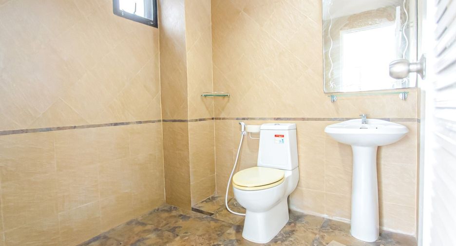 Reihenhaus zum Kauf mit 3 Zimmer in Lat Phrao, Bangkok
