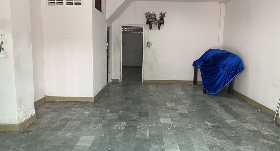 Продажа 4 спальни таунхаус в Чатучак, Бангкок