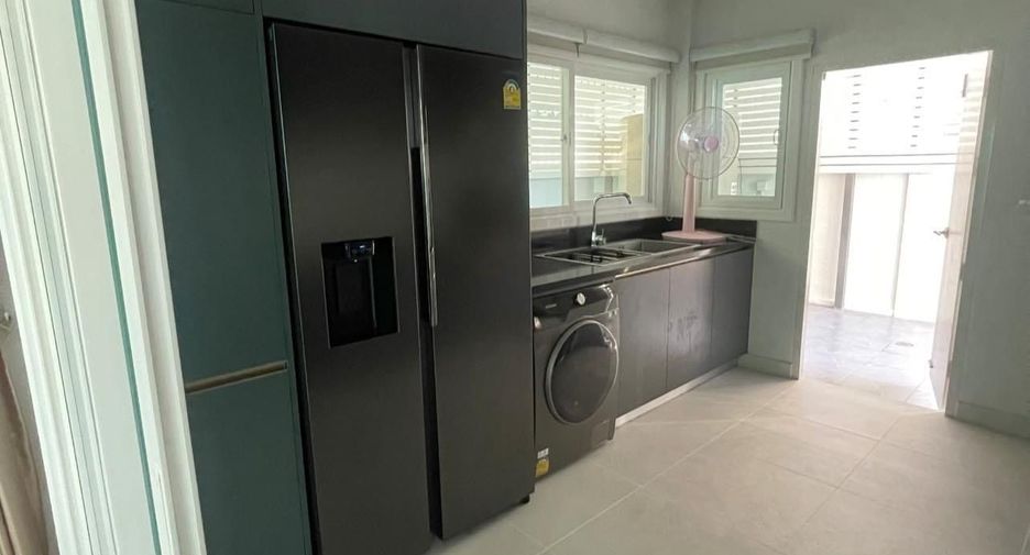 For sale 4 bedrooms house in Thalang, Phuket
