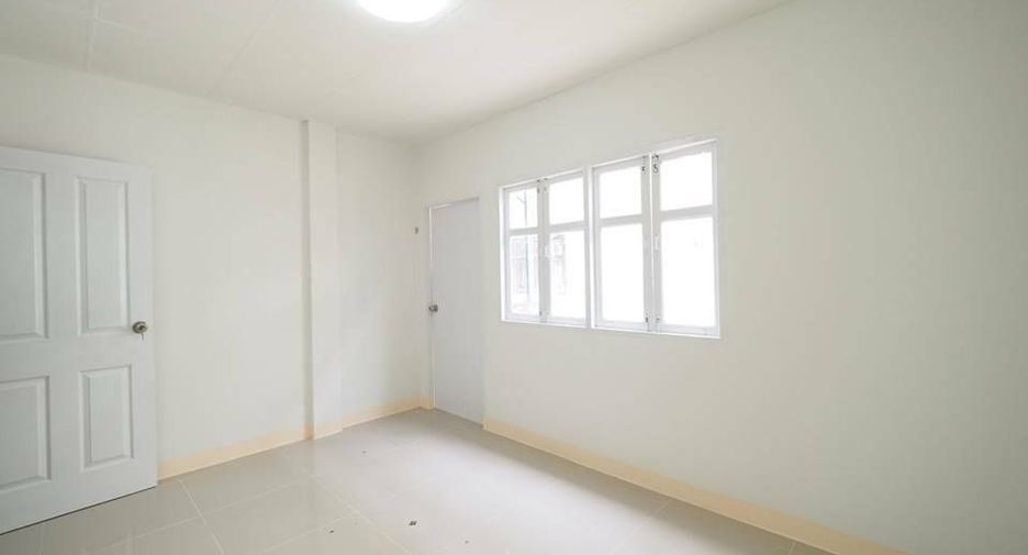For sale 4 bedrooms townhouse in Bang Bua Thong, Nonthaburi
