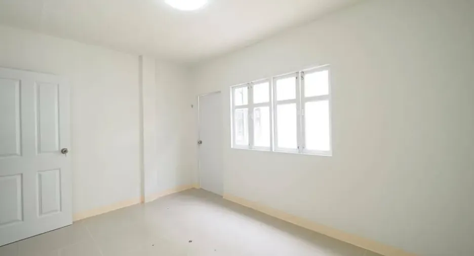 For sale 4 bedrooms townhouse in Bang Bua Thong, Nonthaburi