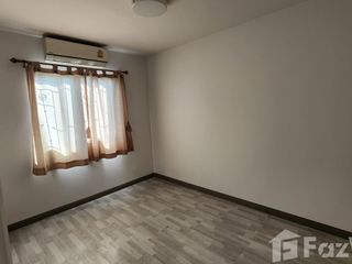 Casa adosada en venta de 3 habitaciones en Don Mueang, Bangkok
