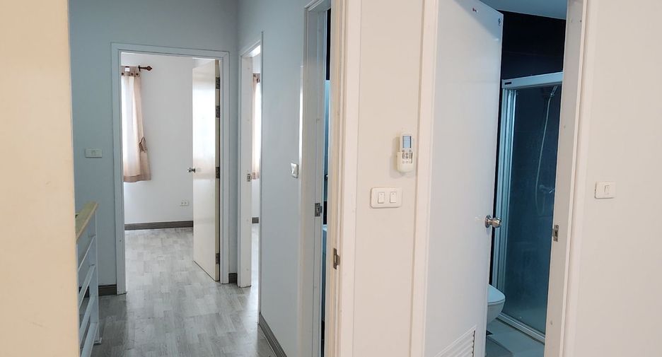 For sale 3 bedrooms townhouse in Don Mueang, Bangkok