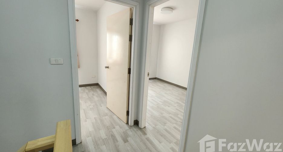 For sale 3 bedrooms townhouse in Don Mueang, Bangkok