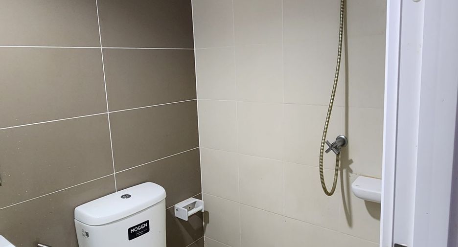 For sale 3 bedrooms townhouse in Don Mueang, Bangkok