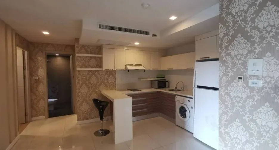 For rent 3 bedrooms condo in Bang Lamung, Chonburi