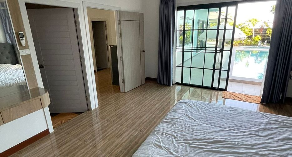 For rent 5 bedrooms villa in Bang Lamung, Chonburi