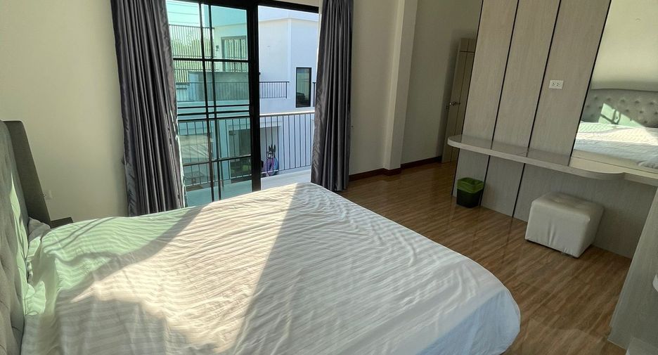 For rent 5 bedrooms villa in Bang Lamung, Chonburi
