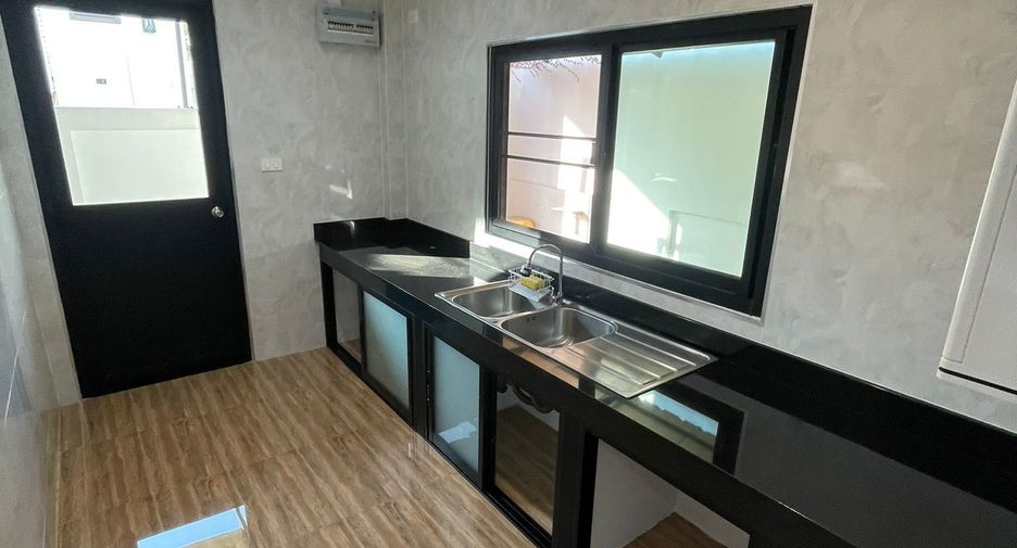 For rent 5 bedrooms villa in Bang Lamung, Chonburi