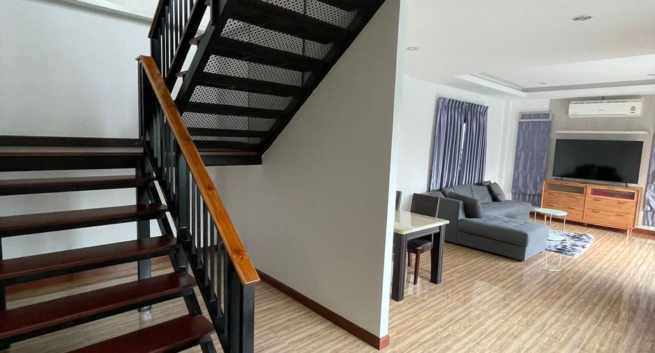 For rent 5 bedrooms villa in Bang Lamung, Chonburi