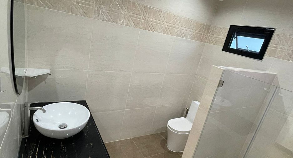 For rent 5 bedrooms villa in Bang Lamung, Chonburi